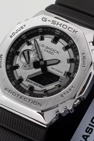 G-SHOCK : GM-WORKING WITH AUTO-LIGHT
